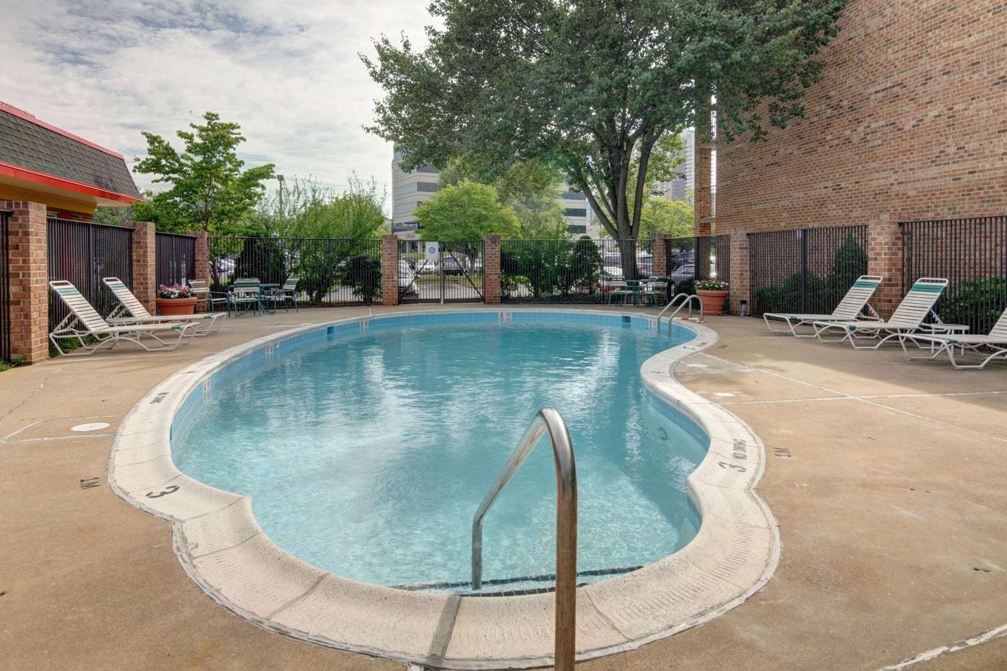 Suburban Studios Tysons Corner Vienna Esterno foto