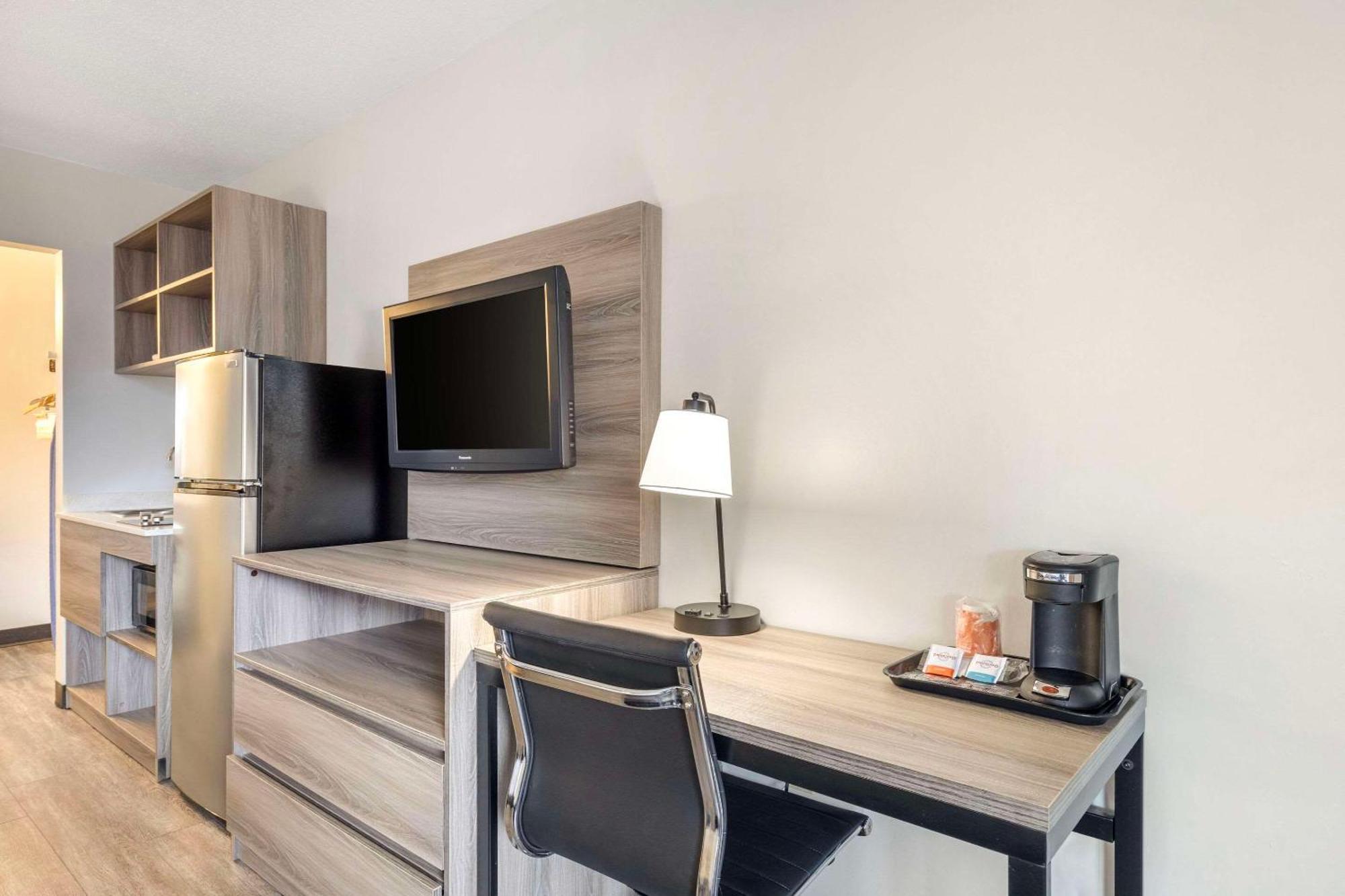 Suburban Studios Tysons Corner Vienna Esterno foto