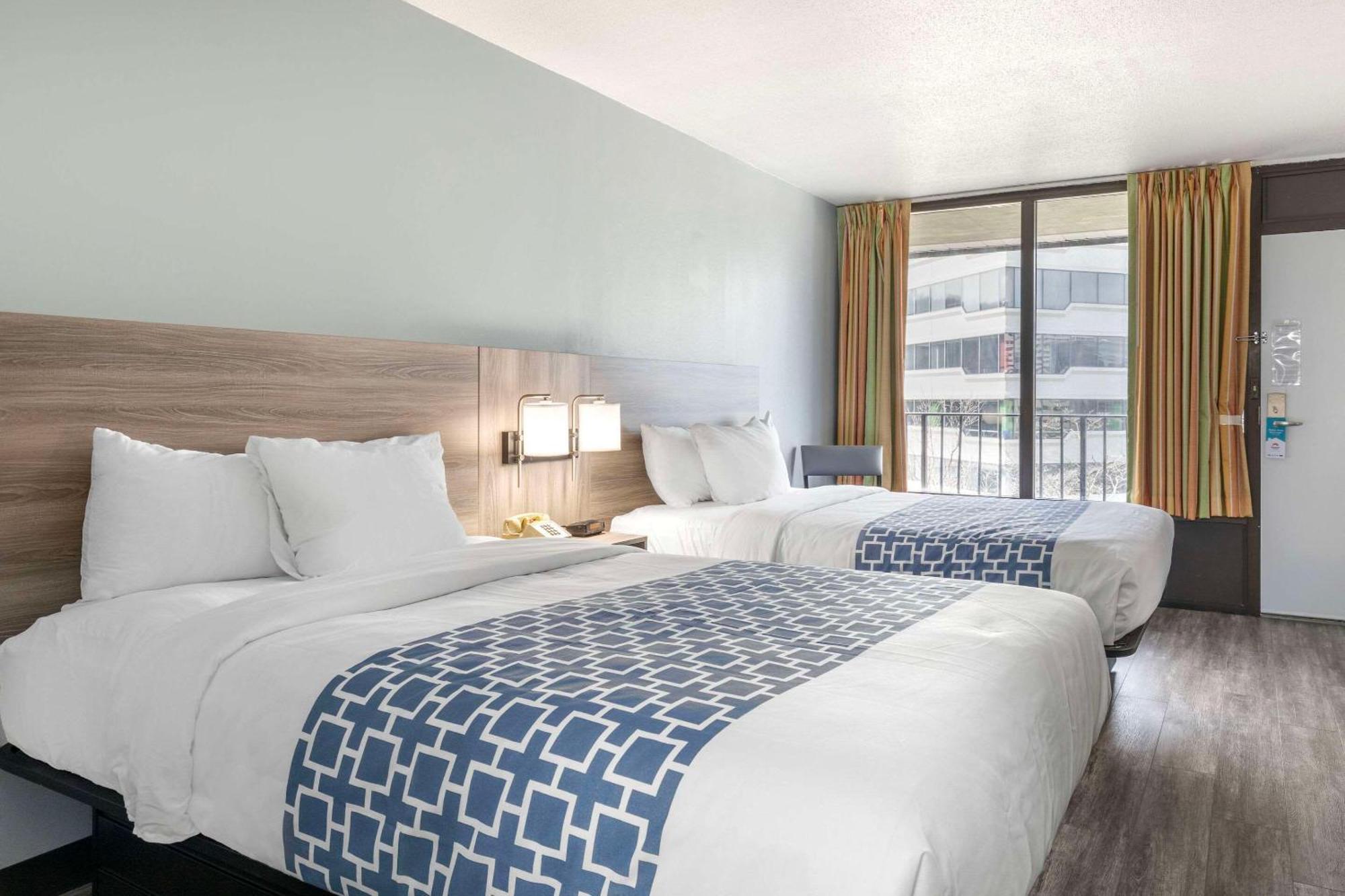 Suburban Studios Tysons Corner Vienna Esterno foto